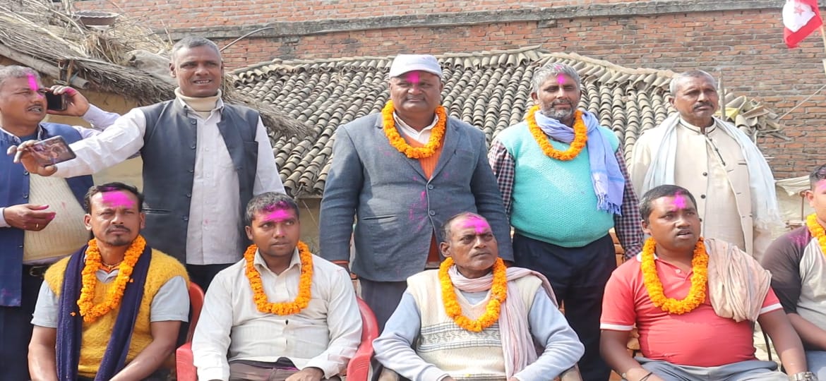 वृन्दावन नपा ८ मा अन्य पार्टी परित्याग धेरै व्यक्ति नेपाली कांग्रेसमा प्रवेश
