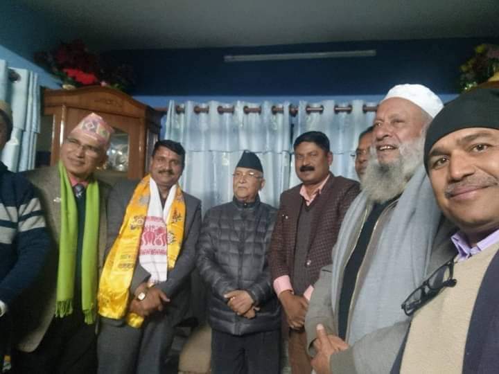 रौतहट २ का स्वतन्त्र सांसद किरण साह एमालेमा प्रवेश ।