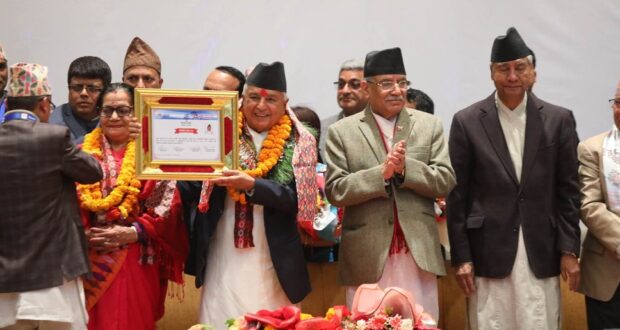 नवनिर्वाचित राष्ट्रपति पौडेललाई प्रमाणपत्र प्रदान