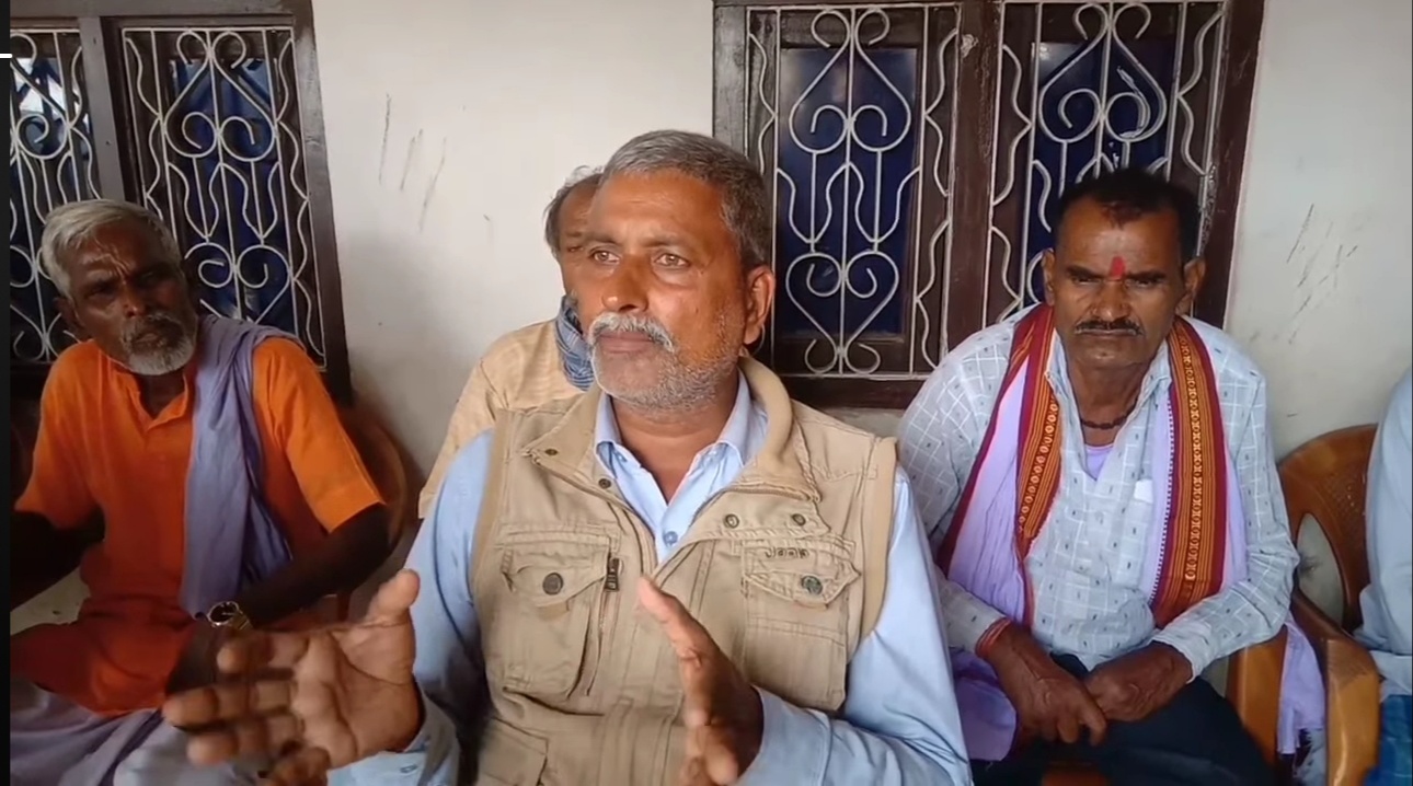 दलितको नाममा केही व्यक्तिहरूले षड्यन्त्र रचेर चरित्र हत्या गरेको वडा अध्यक्ष यादवको आरोप ।