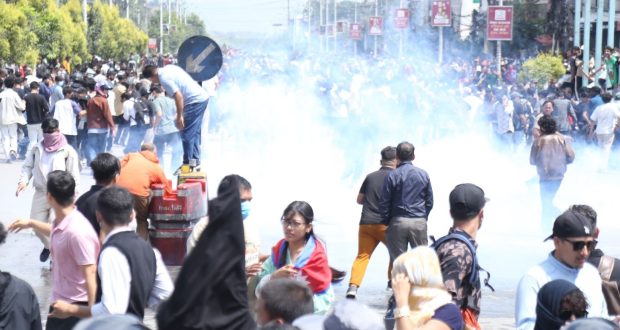 जेन जी प्रदर्शनको क्रममा प्रहरीको गोली लागेर अहिलेसम्म १३ प्रदर्शनकारीको मृत्यु, दर्जनौं घाइते