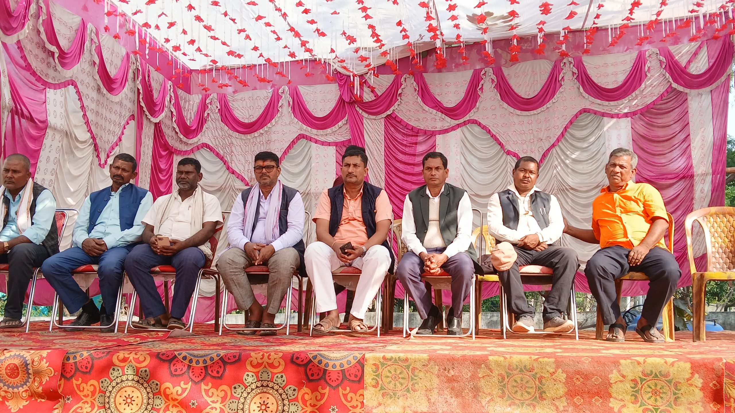 कटहरियामा नेकपा एमालेको पालिकास्तरिय जनप्रदर्शन तथा जनसभा सम्पन्न