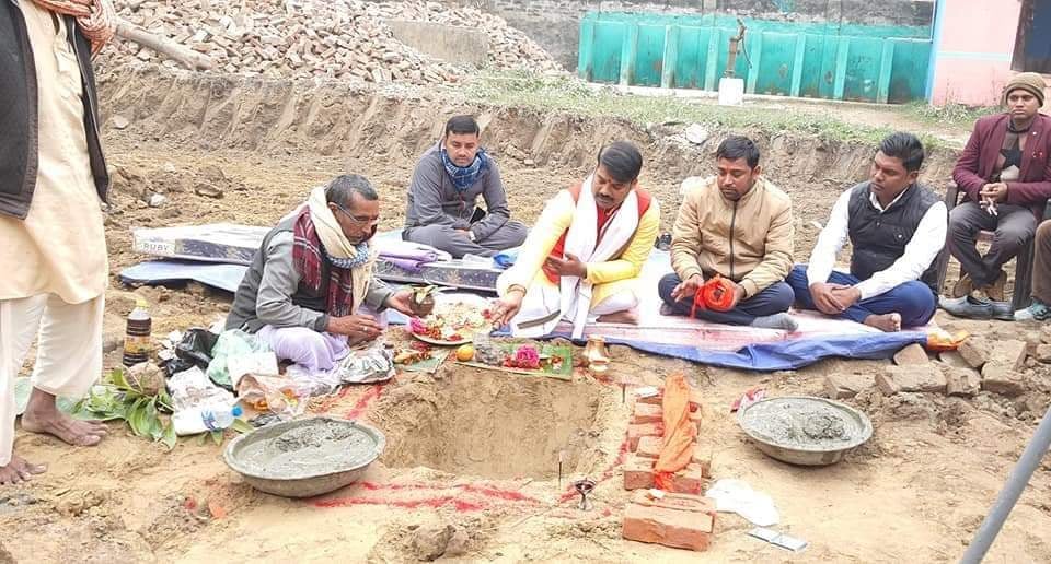धरहरीमा नगर प्रमुख पटेलले गरे बिधालय भवनको शिलान्यास