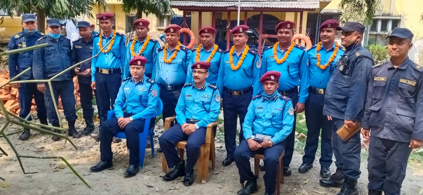 जिप्रका रौतहटमा बढुवा भएका प्रहरी कर्मचारीहरुलाई दर्ज्यानी चिन्ह सुशोभन कार्यक्रम सम्पन्न