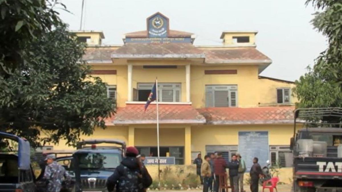 जिप्रका रौतहटद्वारा भन्सार छलीका विभिन्न सर–सामानहरु भन्सार कार्यालय बुझाईयो