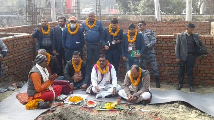 उद्योग पर्यटन वन तथा वातावरण मंत्री यादवद्वारा गाैरमा तालिम भवनकाे शिलान्यास