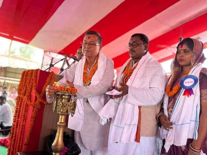 मेयर द्वारा जनताको सेवक बनेर काम गर्ने प्रतिवद्धताका साथ वृन्दावन नपाको छैठो नगर सभा सम्पन्न