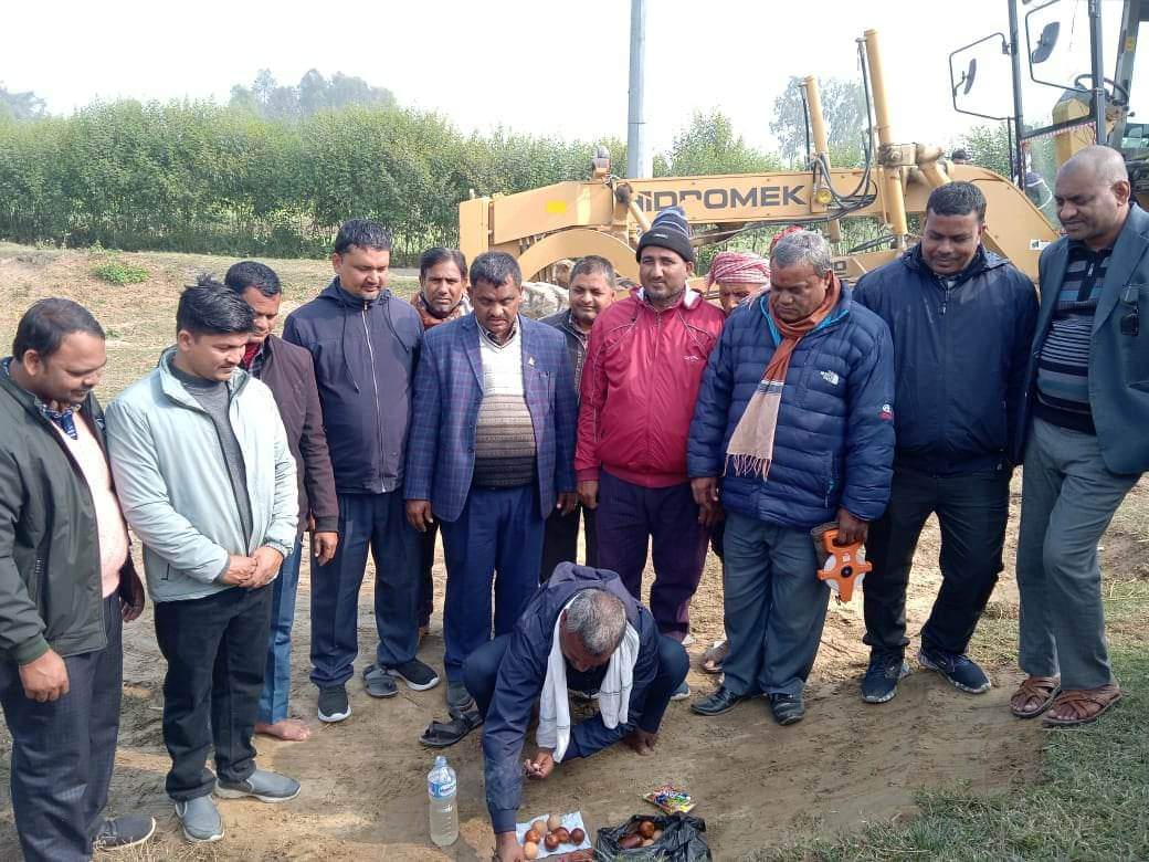 नया सडक निर्माणभन्दा जीर्ण सडकको मेयर कुर्मीद्वारा स्तरोन्नति कार्य सुरु ।