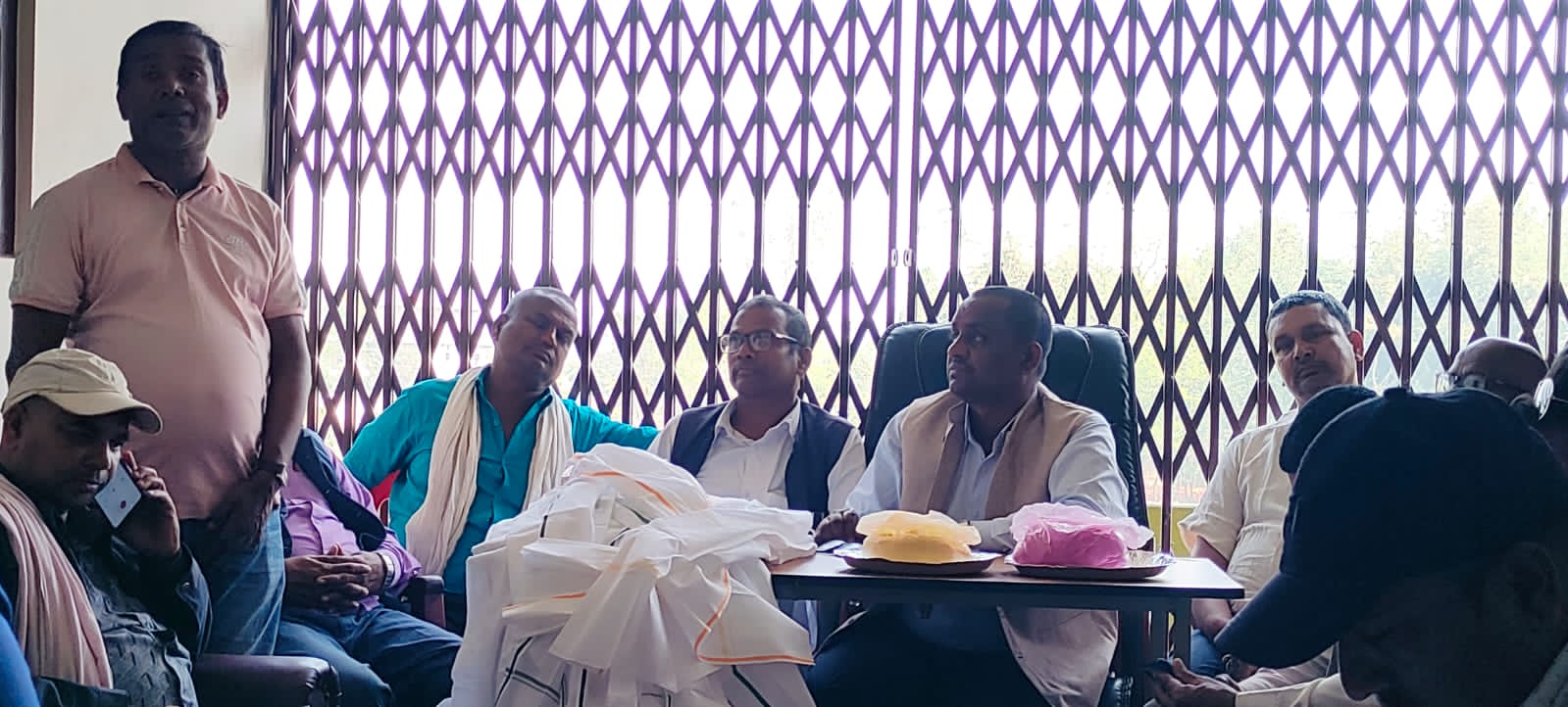 वृन्दावनका मेयर विनोद कुर्मीद्वारा होली मिलन कार्यक्रम सम्पन्न ।