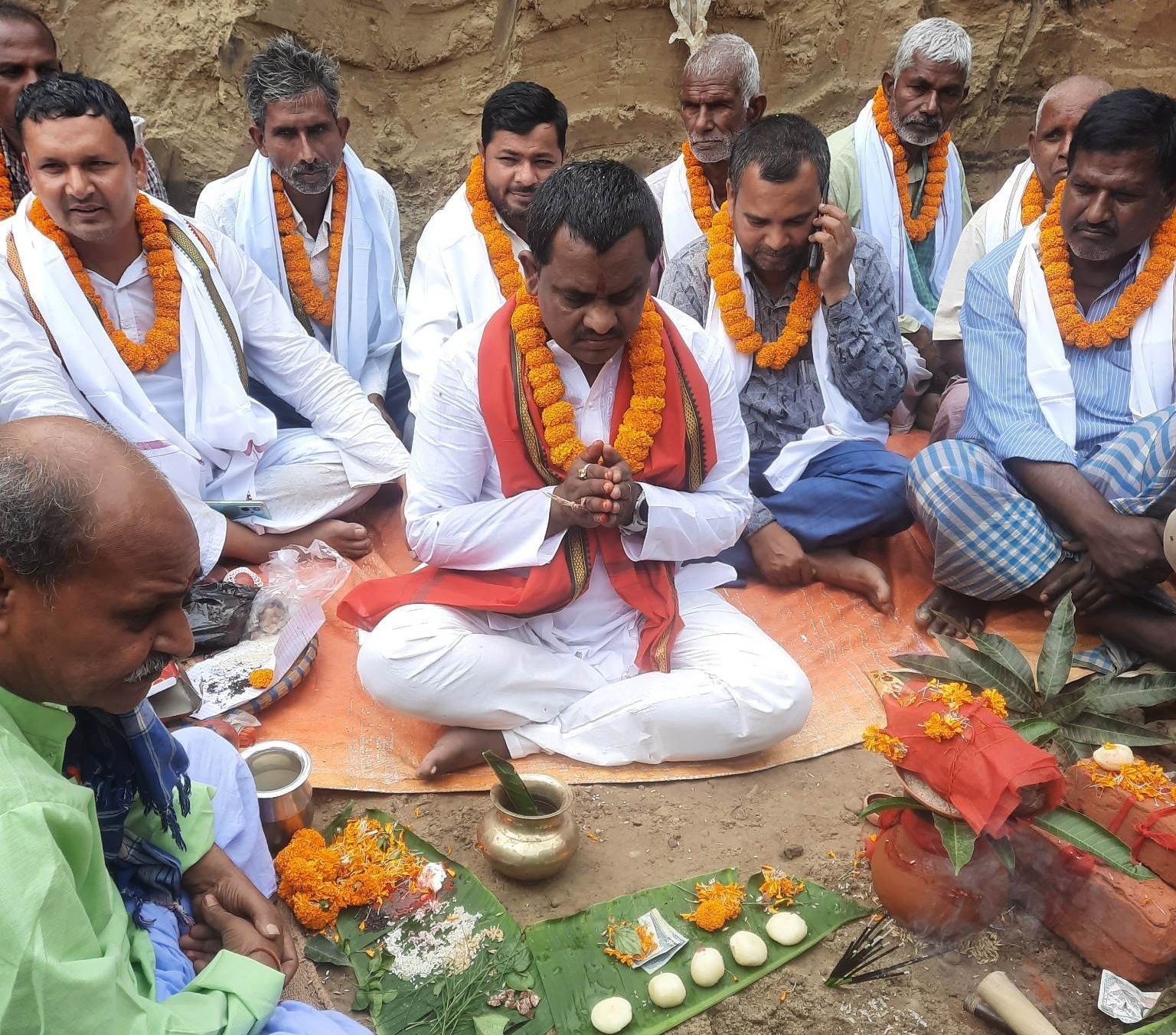 मेयर कुर्मीद्धारा समुदायिक भवनको शिलान्यास, छिटै वडाबासीले प्रयोग गर्न पाउने