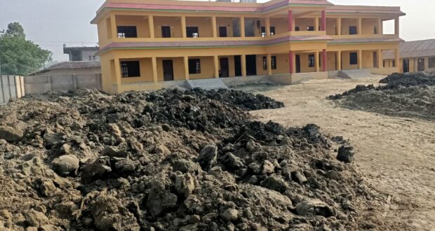 श्री मावि शितलपुरमा माटो पुर्ने काम हुँदै,वर्षौदेखि फिल्डमा पानी जम्मा हुँदा हुन्थ्यो समस्या