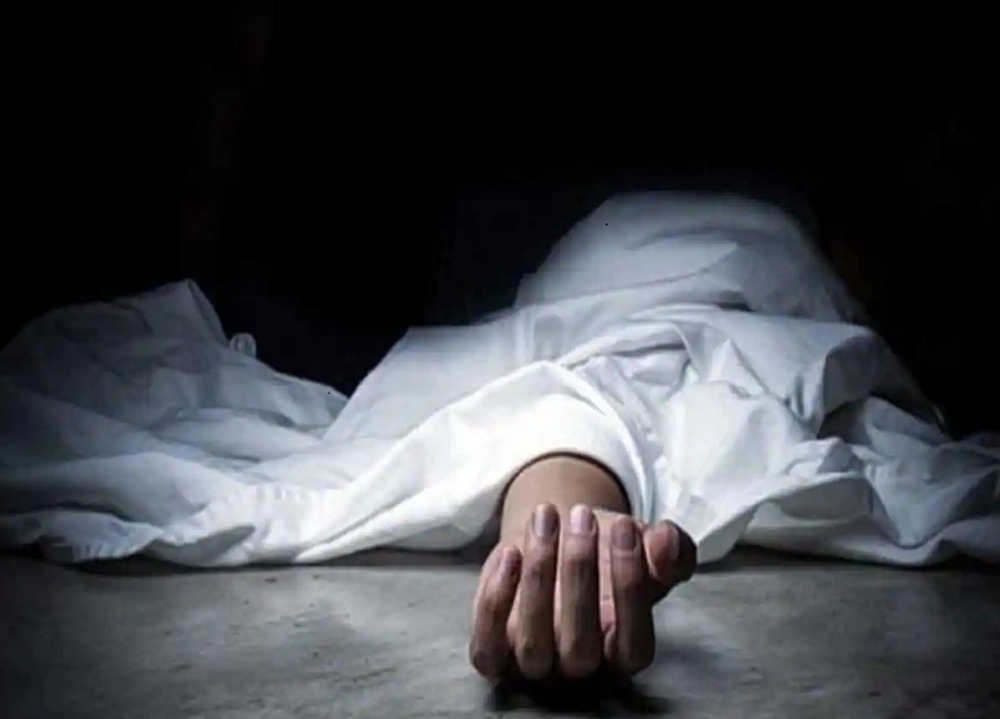 राजपुर-९ बैरियामा बेवारिसे अवस्थामा महिलाको शव बरामद।