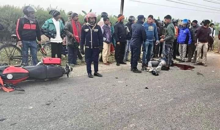 म्याजिक गाडीको ठक्करबाट मोटरसाईकल चालकको मृत्यु ।