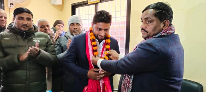 वृन्दावनका नगर प्रमुख कुर्मीले प्रमुख प्रशासकीय अधिकृत रञ्जय पटेललाई गरे स्वागत ।