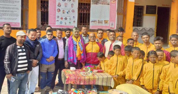 युवा नेता रूपेश पटेलले अनाथ टुहुरा बालबालिकासँग मनायाे जन्मदिन ।