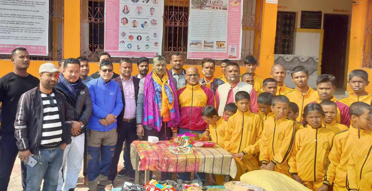 युवा नेता रूपेश पटेलले अनाथ टुहुरा बालबालिकासँग मनायाे जन्मदिन ।