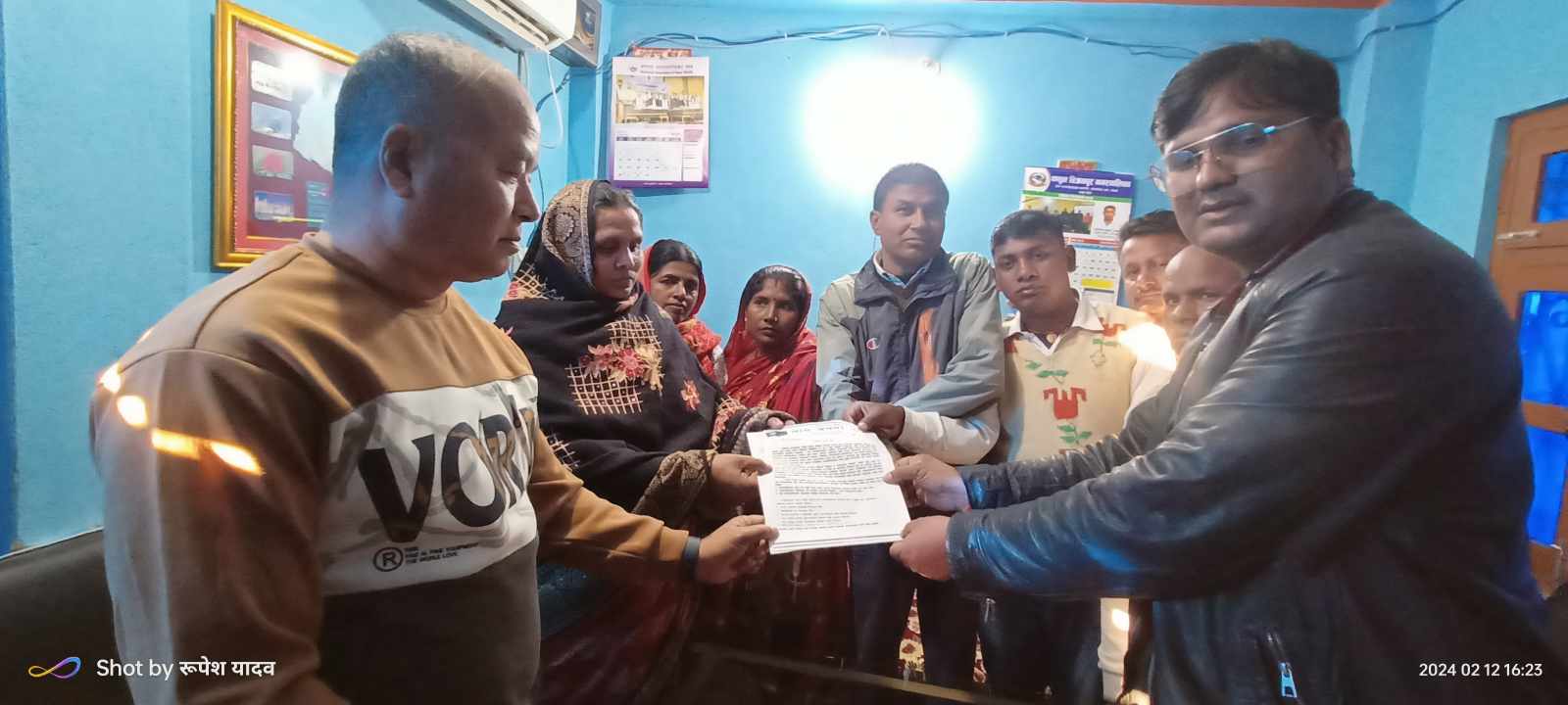 फतुवा बिजयपुरमा शुन्य कर निति सहित १० बुँदे माग राखी मेयर प्रत्यासी बिजय यादवले बुझाए ज्ञापनपत्र ।