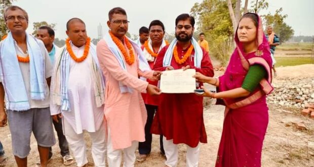 गरुड़ाकी उप प्रमुख चौधरीद्वारा आर्यघाट निर्माणका लागि २ कठ्ठा १० धुर जग्गा दान ।