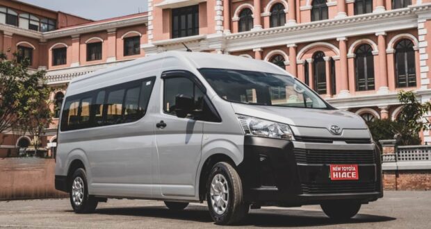 केही टाटा सुमो र इभी भ्यानले काठमाडौँ आवतजावत गर्दा दूई गुणा भाडा लिई ग्राहक ठग्दै ।