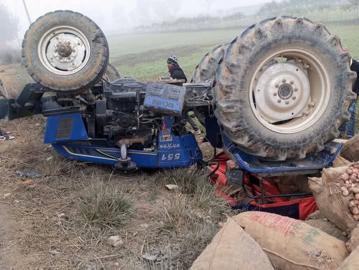 रौतहटको जयनगर सड़क खण्डमा ट्रेक्टर दुर्घटना।