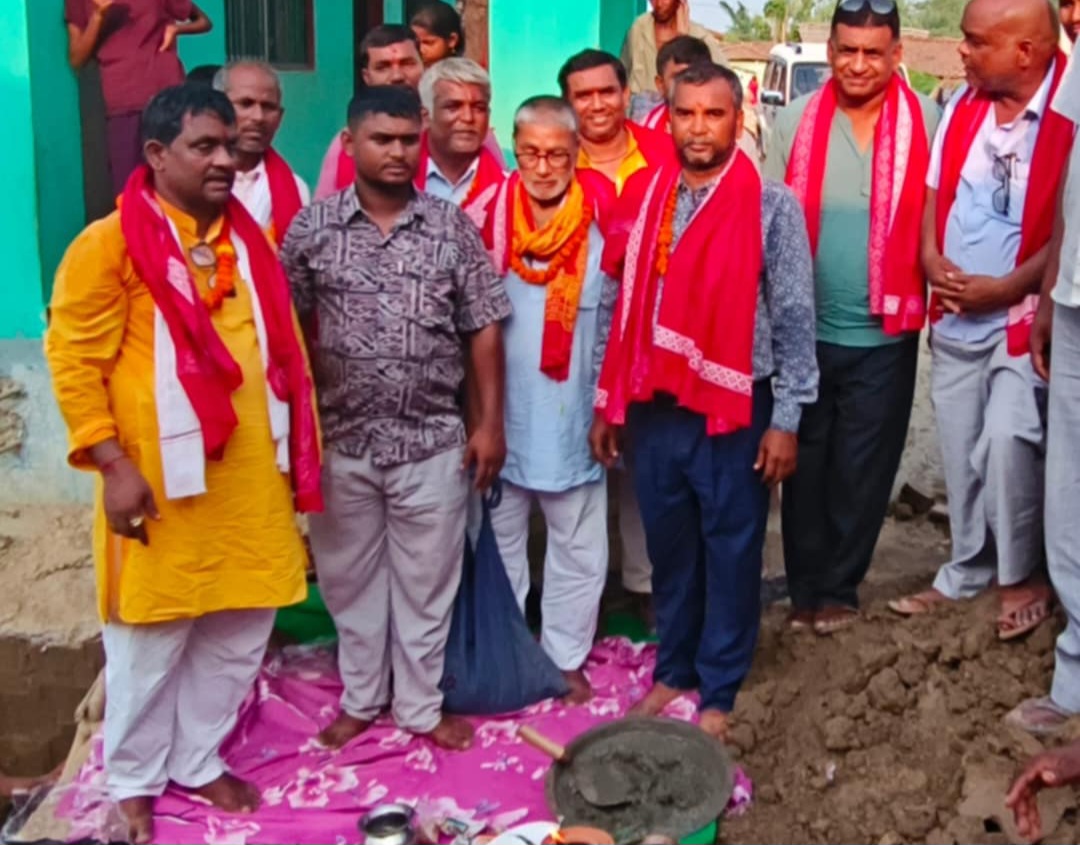 बहुअरी दलित धर्मशालामा खानेपानी धारा जडान,एक तल्ले भर्याङ,शौचालय निर्माण र बरण्डा रेलिङको शिलान्यास