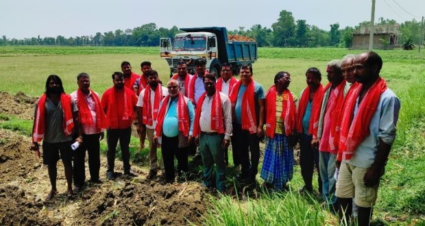 गरुडा नगरपालिका- ३ मा कृषि सडक निर्माणको कार्य शुभारम्भ