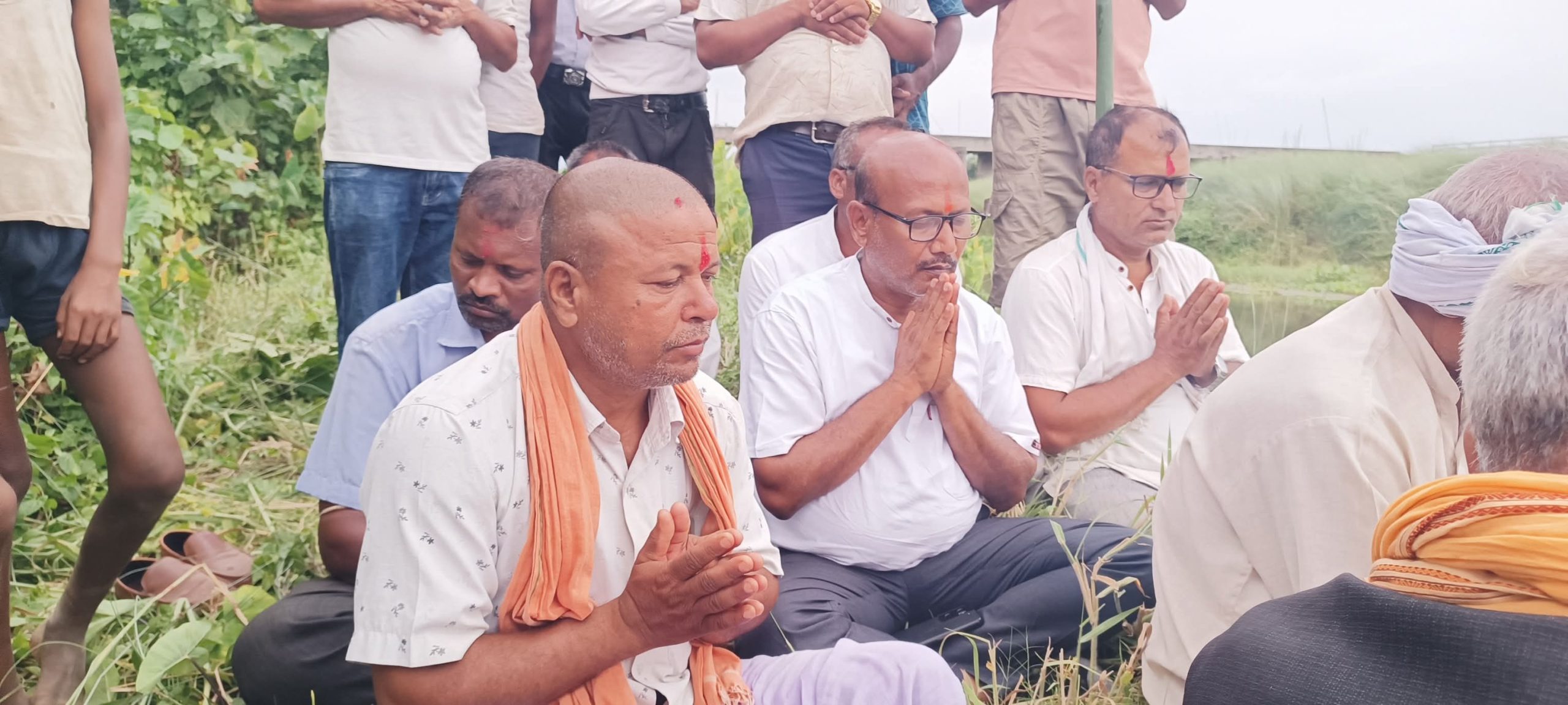 पचरौताको जमुनी नदीमा बाँध निर्माणको काम शुरू,नगरबासीमा छायो खुशियाली, किसानले दिए नगर प्रमुखलाई धन्यवाद