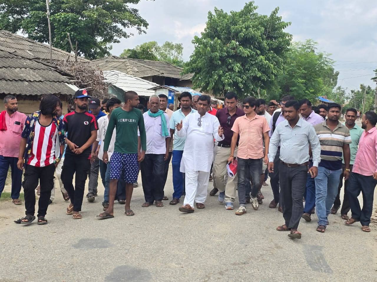 वृन्दावनको प्रशासकीय भवन निर्माण कार्यको लागि नगर प्रमुख कुर्मीद्वारा स्थलगत निरीक्षण