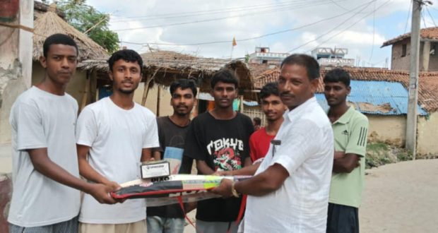 धरहरीका वडा अध्यक्ष साहद्वारा साउण्ड सर्भिस र खेलकुद समाग्री वितरण