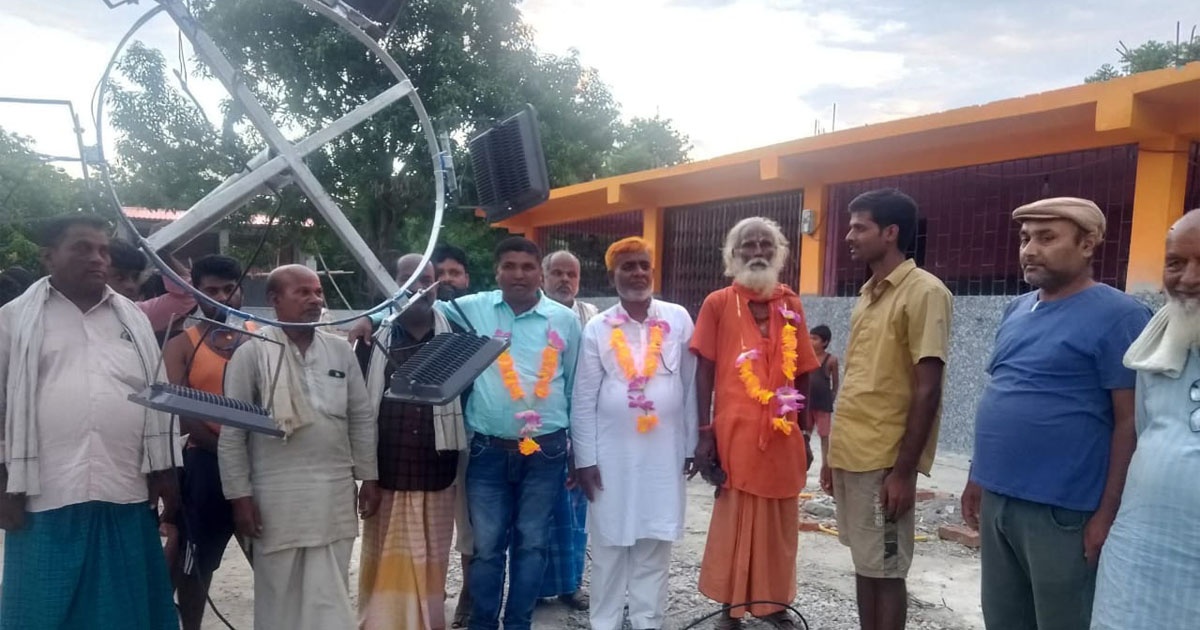 जनमतका नेता मोहम्मद आलम (बाबुसाहेब)को पहलमा मदरसा तथा मठमा टावर लाइट जडान