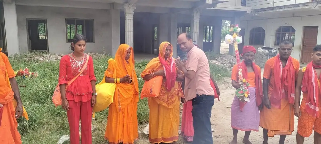 कावरिया श्रद्धालुहरुलाई वडाअध्यक्ष प्रत्यासी यादवद्वारा सम्मान पूर्वक विदाई