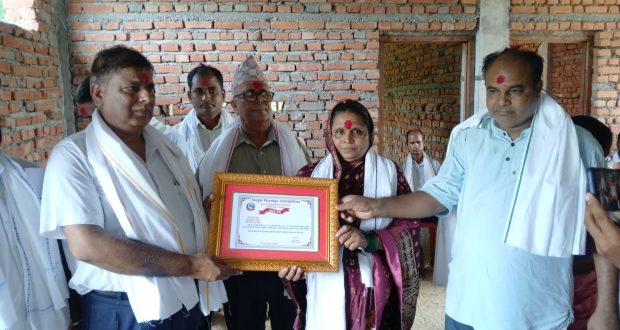 फतुवा बिजयपुरको हाकिम भरत यादव कदर पत्रले सम्मानित