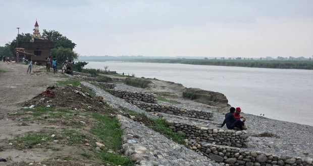 बागमती नदीको बाँध कटानले गाउँ त्रसित, डुबानको उच्च जोखिम