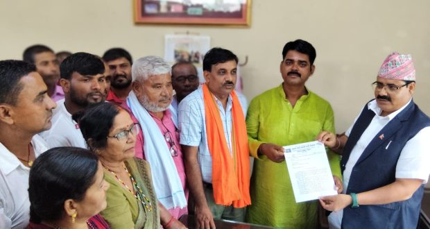 किसानलाई राहत प्याकेजको माग गर्दै जसपा नेपालद्वारा गौरमा प्रदर्शन, सीडीओलाई बुझाइयो ज्ञापनपत्र