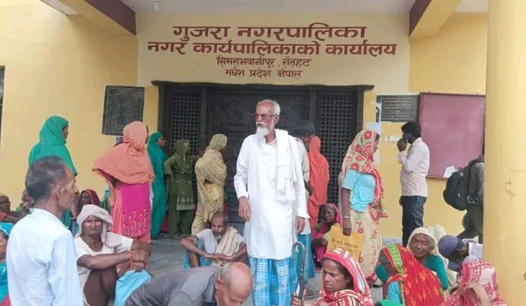 सिमरा भवानीपुरको एनआईसी एशिया बैंकको लापरवाहीको कारण जेष्ठ नागरिक र बालपोषण भत्ता वितरणमा ढिलाइ