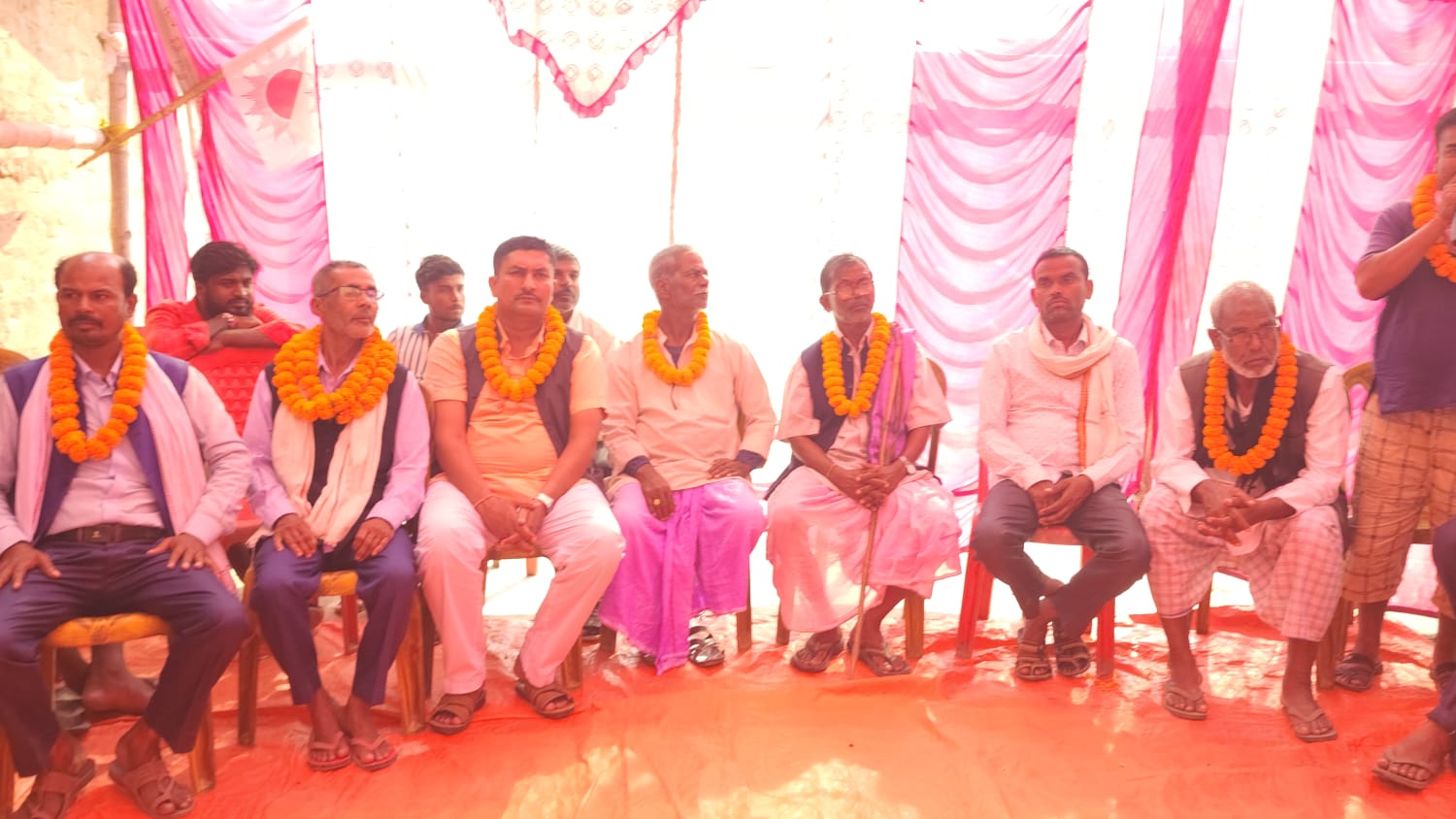 “गौरवशाली इतिहास र उज्ज्वल भविष्य” नारा सहित कटहरियामा नेकपा एमालेको वडा स्तरीय भेला सम्पन्न