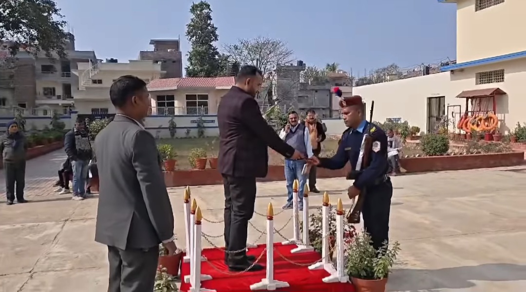जिल्ला प्रहरी रौतहटमा मधेशका उद्योग वाणिज्य तथा पर्यटन मन्त्री ई. कनिस पटेलद्वारा सलामी ग्रहण