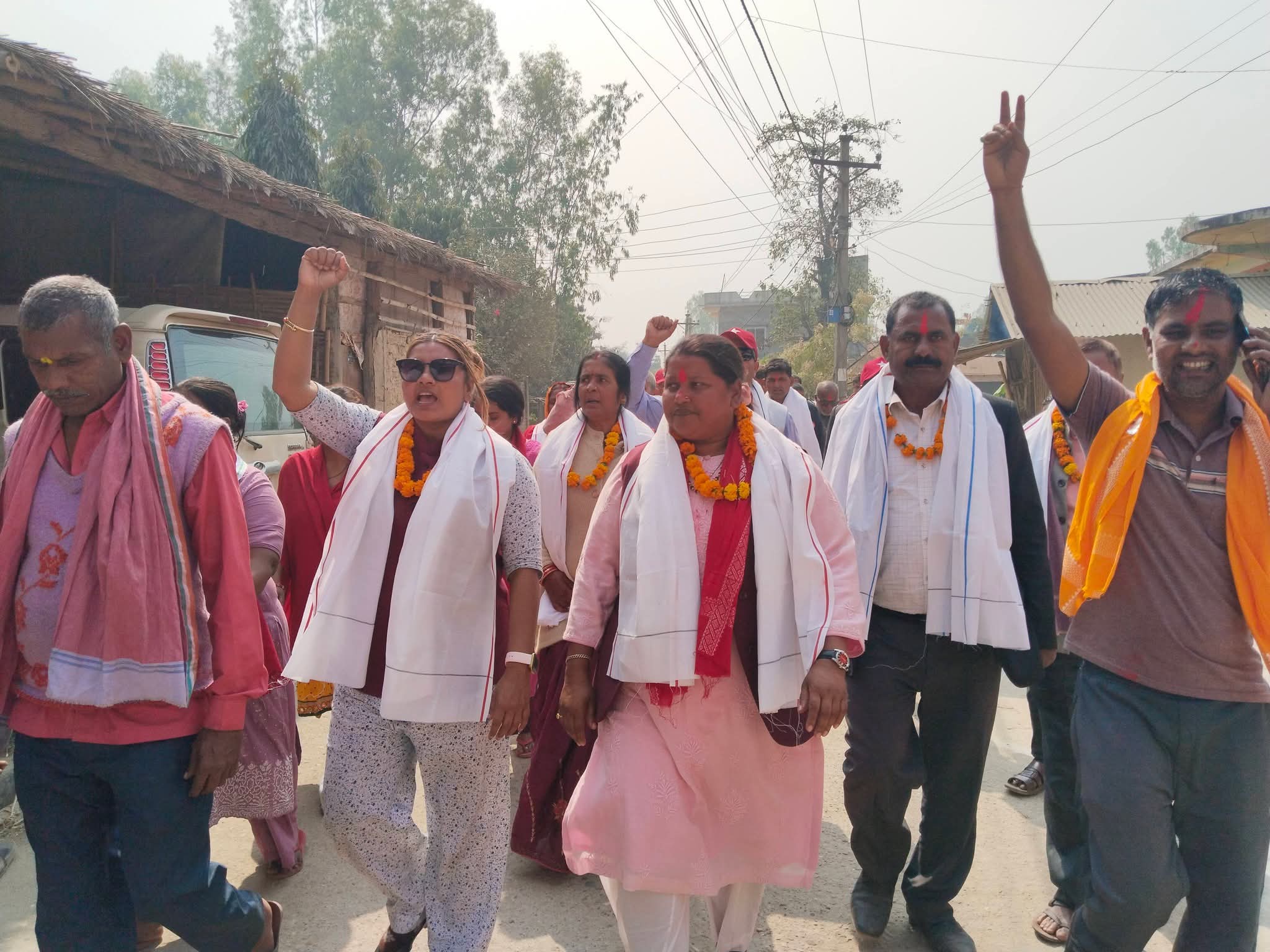 धरहरीमा नेकपाको उम्मेदवार पूनम यादवको चुनावी तथा घरदैलो कार्यक्रम सम्पन्न