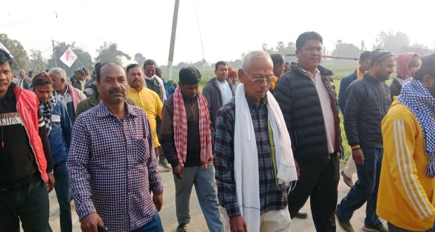 दयालपुर पुगेर गोविन्द चौधरीको चुनावी अभियान तीव्र, घरदैलो जारी