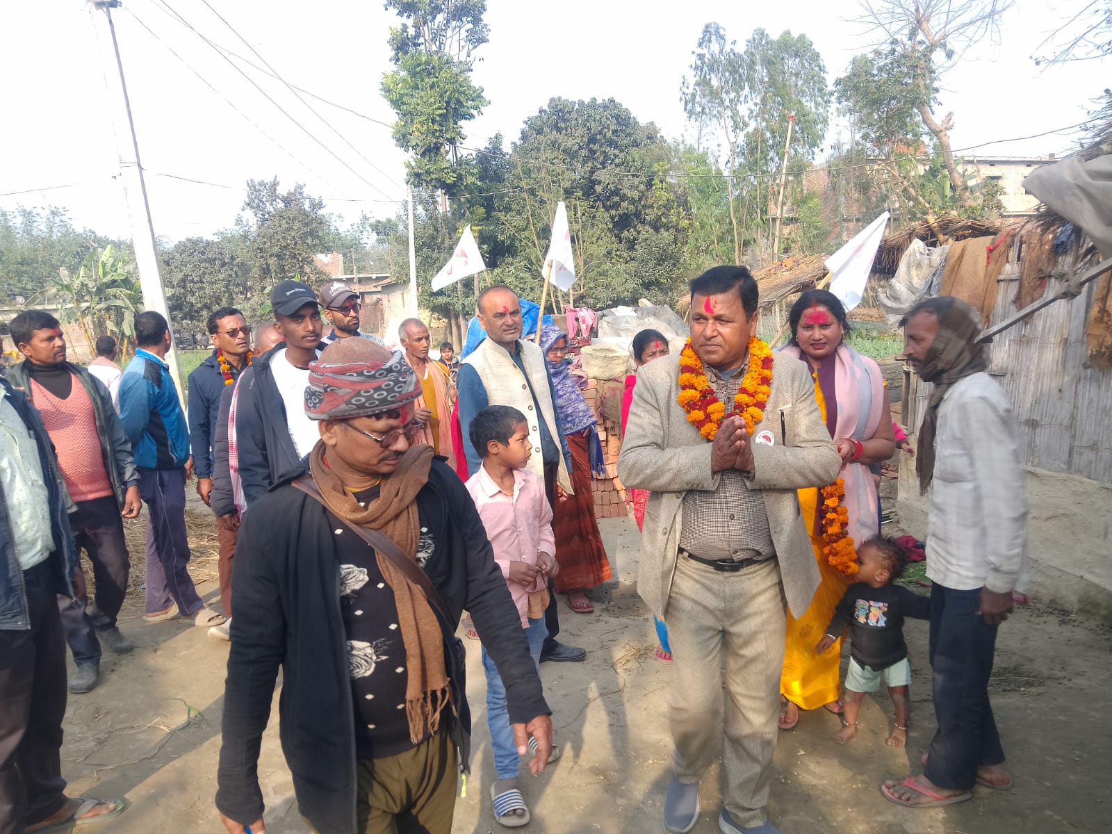 रौतहट-२ मा जसपा नेपालका उम्मेदवार राम अशिष राय यादवको घरदैलो तीव्र, बंजरहामा व्यापक जनसमर्थन