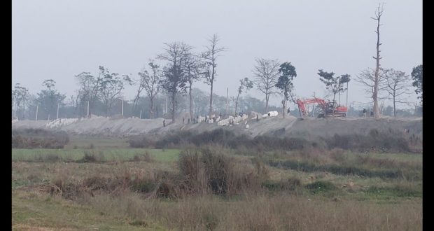 गौर डुबानको जोखिम बढ्ने चिन्ता-बाँध मर्मतका नाममा उच्चाइ बढाउने र साइफन बन्द गर्ने काम तीव्र