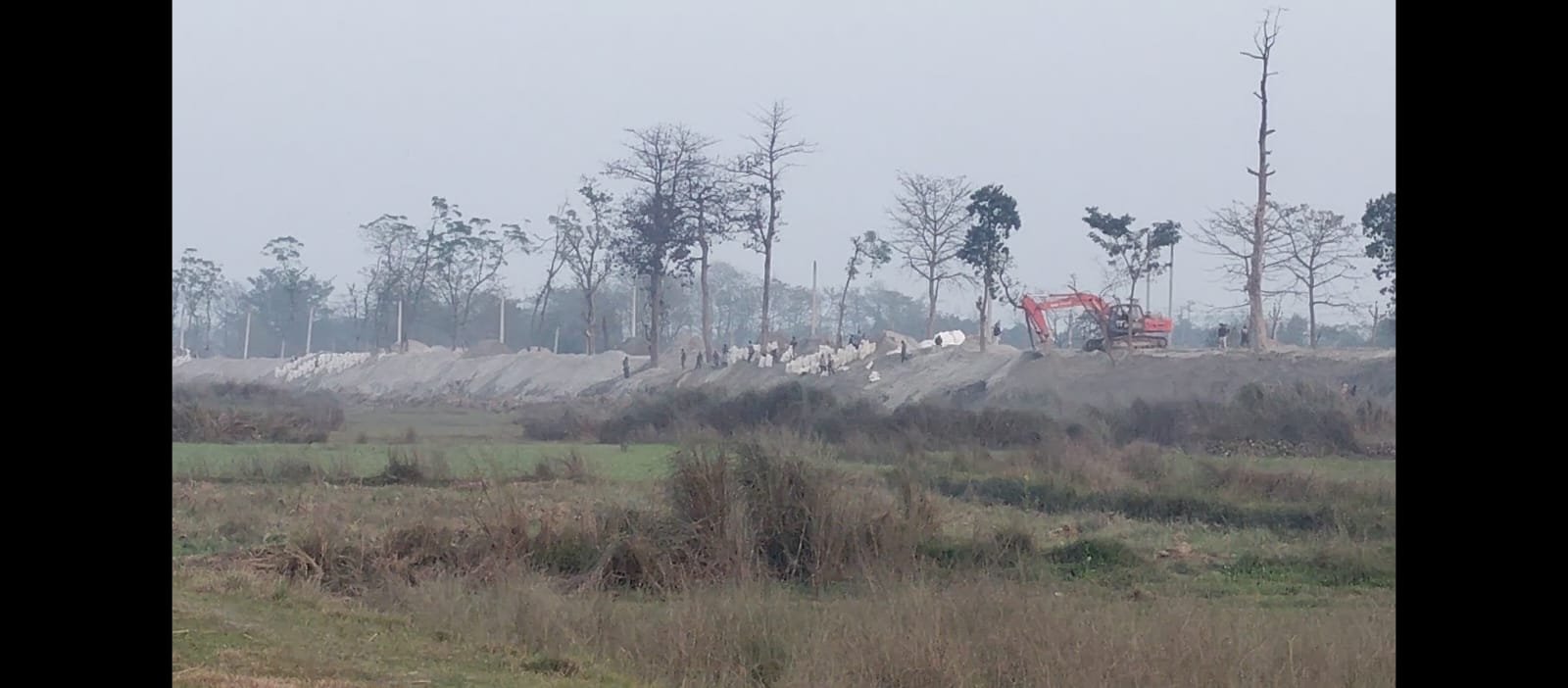 गौर डुबानको जोखिम बढ्ने चिन्ता-बाँध मर्मतका नाममा उच्चाइ बढाउने र साइफन बन्द गर्ने काम तीव्र