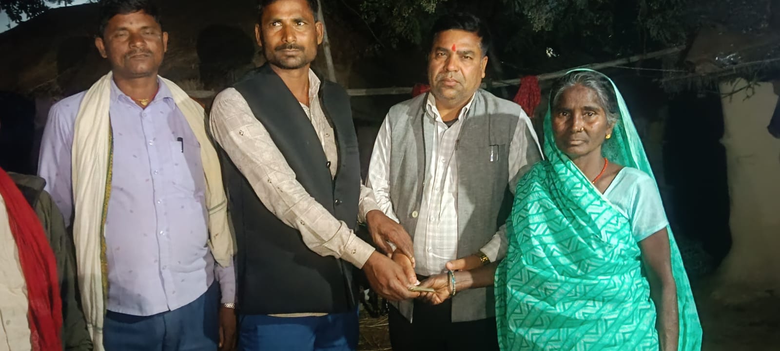 बौधिमाई-२ इनर्वामा स्व. भिखारी महतोको १३ औँ दिनमा आर्थिक सहयोग